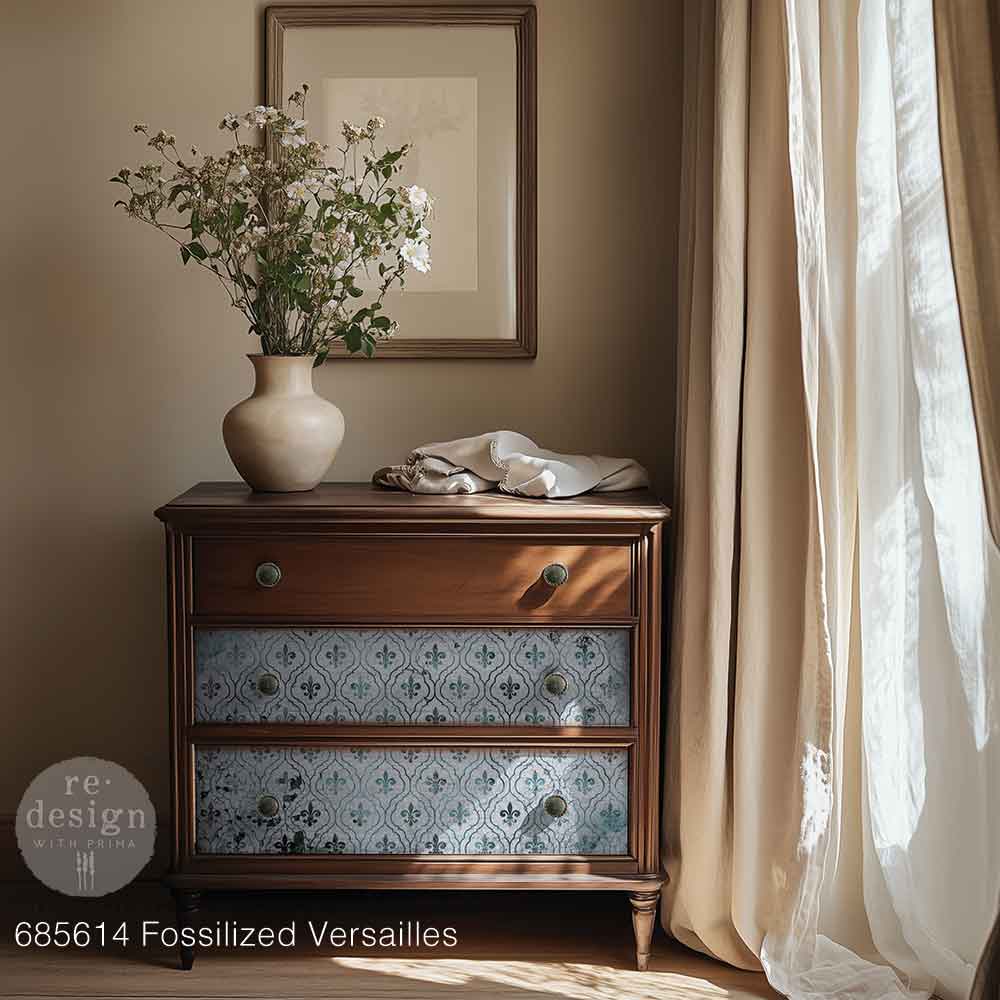 FOSSILIZED VERSAILLES