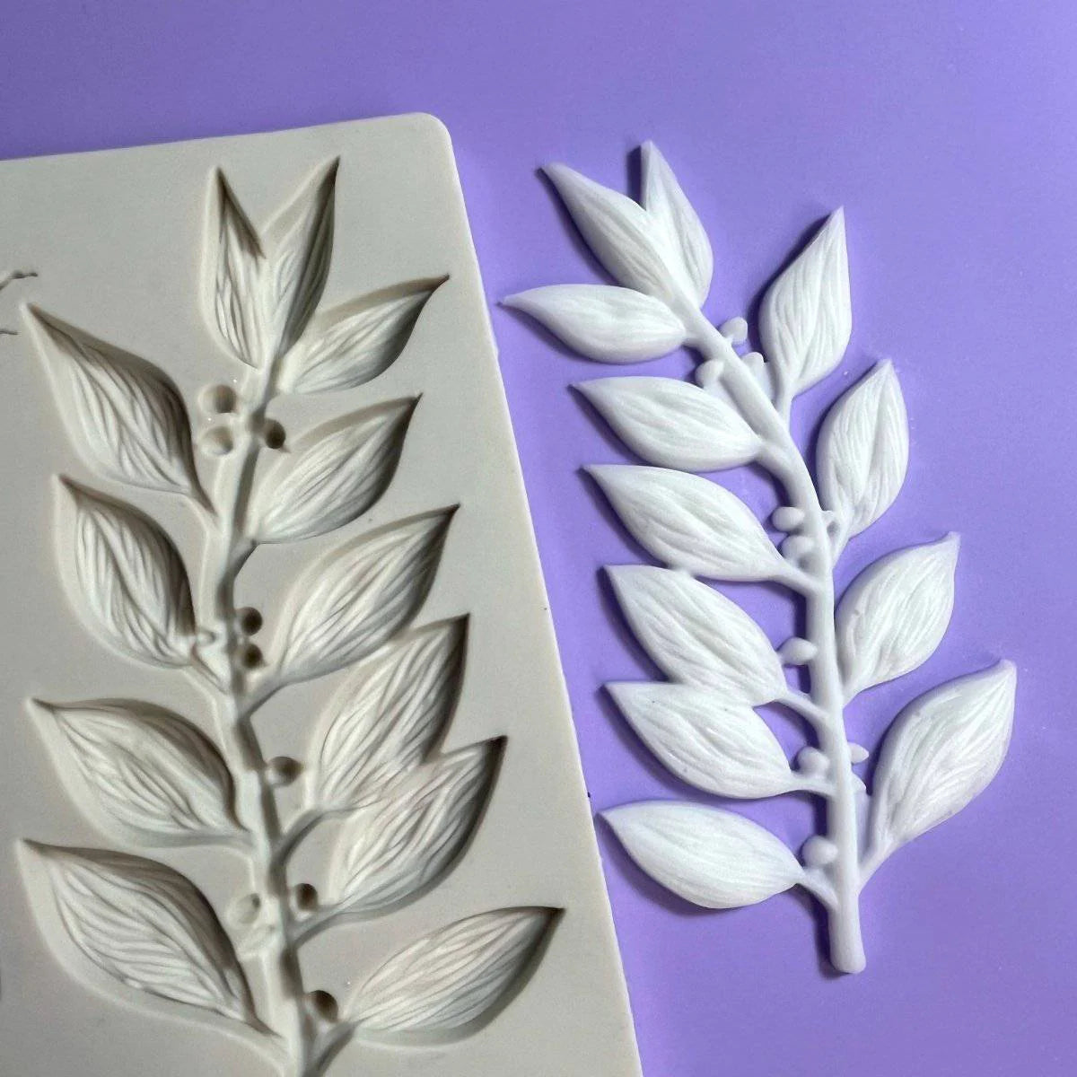 WHITE- ALUMILITE AMAZING RESIN KIT (CASTING RESIN)