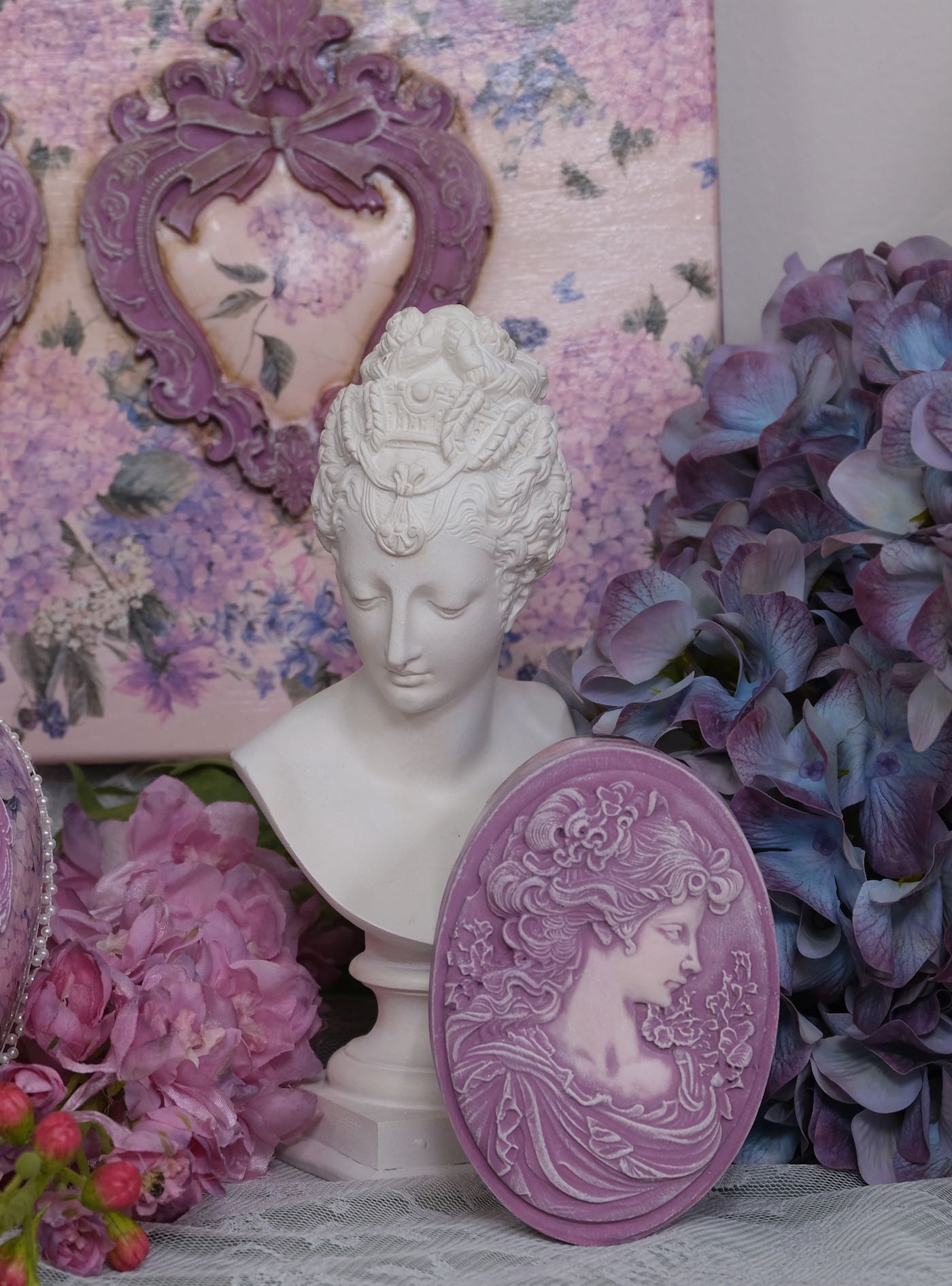 Cameos- Limited Edition