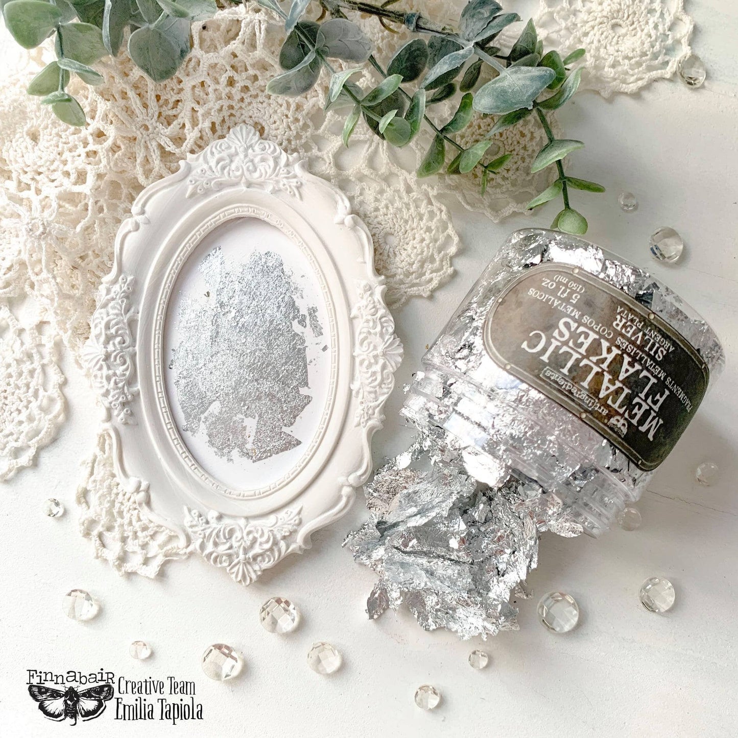 SILVER METALLIC FLAKES–TOTAL WEIGHT 30G INCLUDING CONTAINER