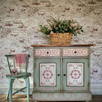 FLOWER GARLAND- ANNIE SLOAN